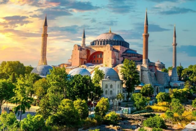 تور ماهعسل استانبول؛ تلفیق شور، خرید و لحظههای عاشقانه